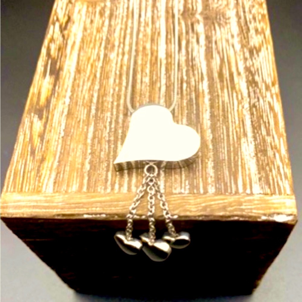 New! Beautiful, Elegant Designer  Heart Necklace in Stainless Steel